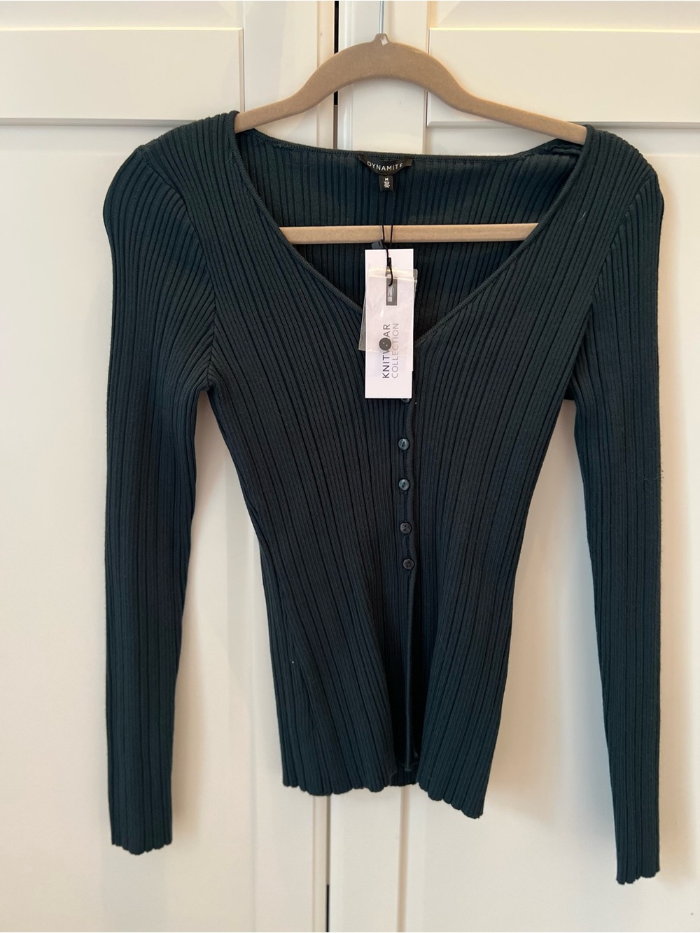 Dynamite Ribbed V-Neck Button Front Top - Dark Green sz M